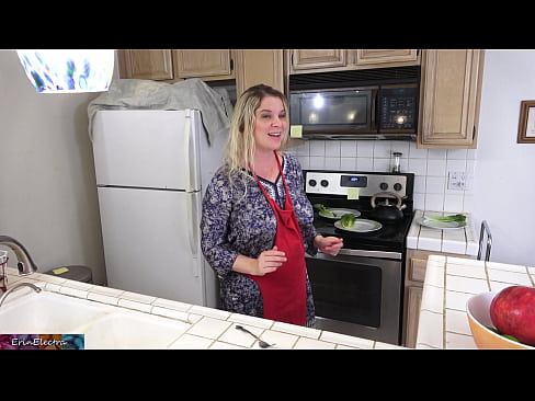 ❤️ Stiefmoeder melkt hem in de keuken voor zijn date ❤️❌ Anal video at nl.javarchive.top